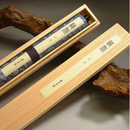 Kyukyodo Incense Sticks, Akikaze (Autumn wind), one roll, long