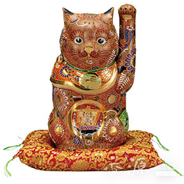 Japan Kutani ware, 10gou Lucky Cat Treasure ship pattern figurine with cushion