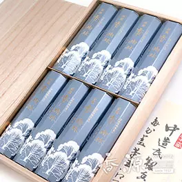 【在庫限り販売終了】玉初堂 お線香 贈答用 ギフト 淡麗香樹林（こうじゅりん） 短寸8箱入 桐箱